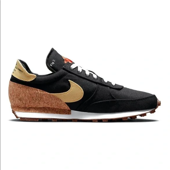 Nike
NEW NEW Daybreak Type Pomegranate Black Solar Flare White size 9 - Picture 3 of 5